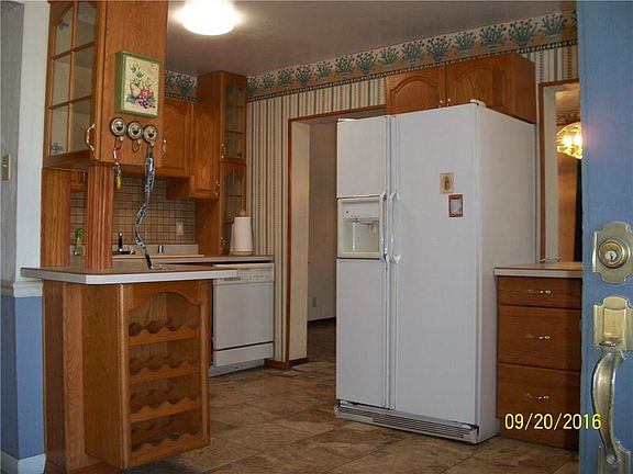 4th image of 184 Pearl Ln