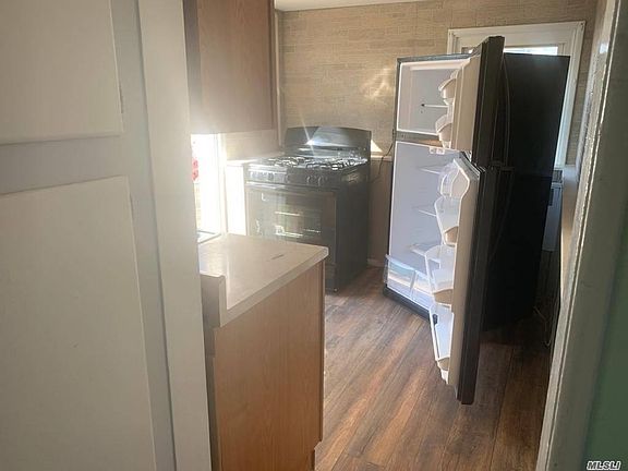 4th image of 3068 Lincoln Ave