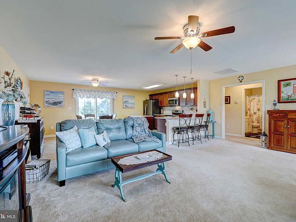 5th image of 21100 Emerald Isle Dr