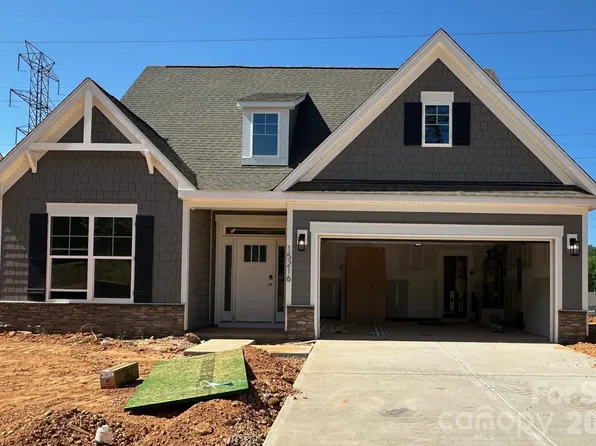 15216 First Broad Dr, Huntersville, NC 28078