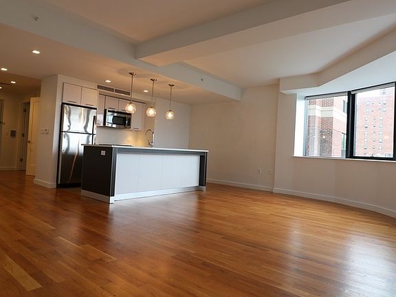 5th image of 123 Parkside Ave #5W