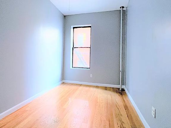 3rd image of 788 Fairmount Pl Floor 1