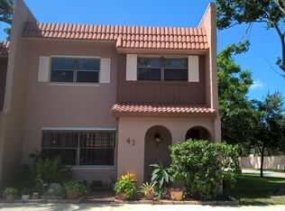 41 Matador Ln, Davie, FL 33324