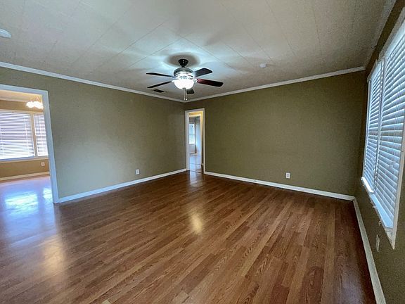 3rd image of 316 Iris St