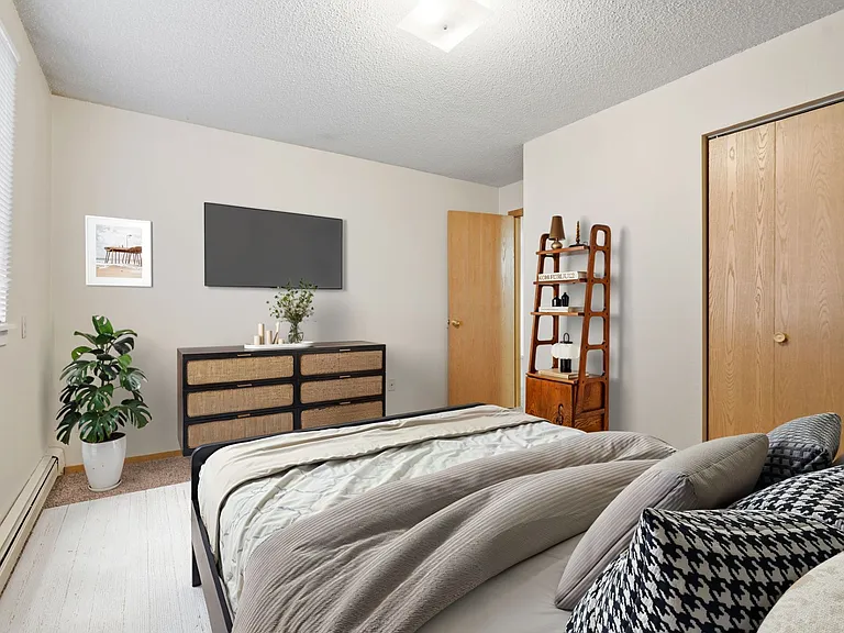 One Bedroom A - 1 Bed / 1 Bath - 725 Sq.Ft.