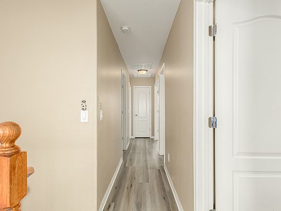 4th image of 3520 E Wayland Dr
