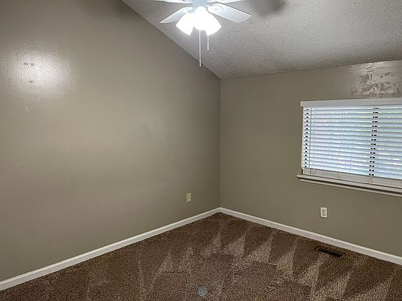 2nd image of 2357 Sandpiper St