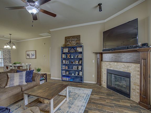 3rd image of 1432 Spoonwood Dr