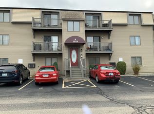 23 Village Ct UNIT 23, West Warwick, RI 02893