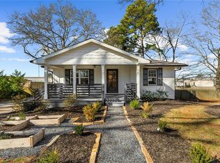 932 Sharon Cir SE, Smyrna, GA 30080