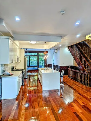 Rented by Owner | media 25