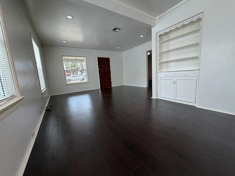 824 W Service Ave — Photo 3