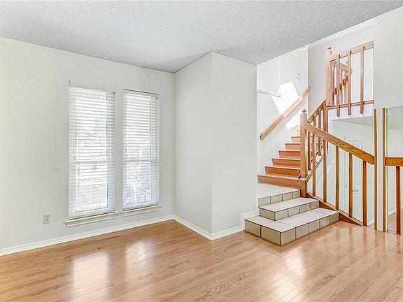 5th image of 1103 Dawn Dr