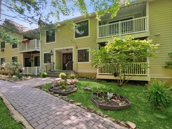 18 Foxwood Dr Unit D #D, Morris Plains Boro, NJ 07950