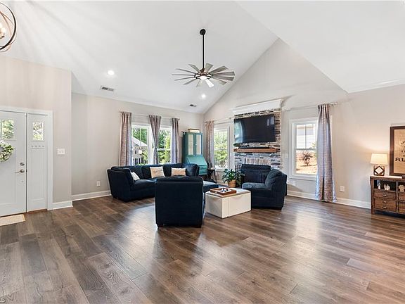 5th image of 1205 Meadowgate Ln