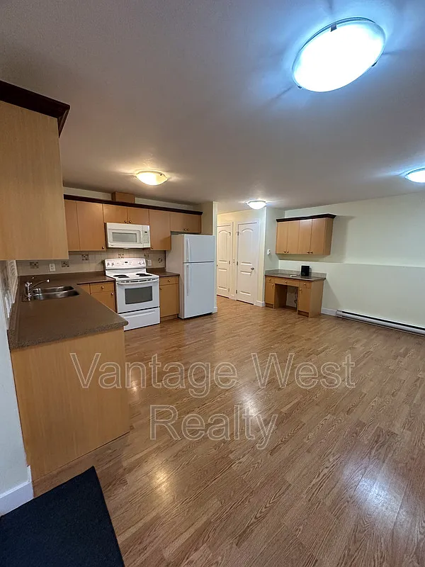 2 bed, 1.0 bath, $1,690 — Photo 1