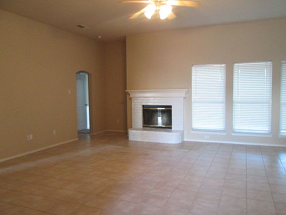 2nd image of 1521 Sunnydale Dr