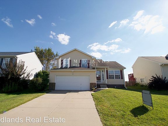 2nd image of 2705 Mesa St