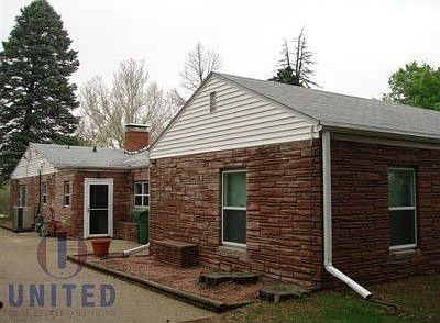 1st image of 1717 Allan St