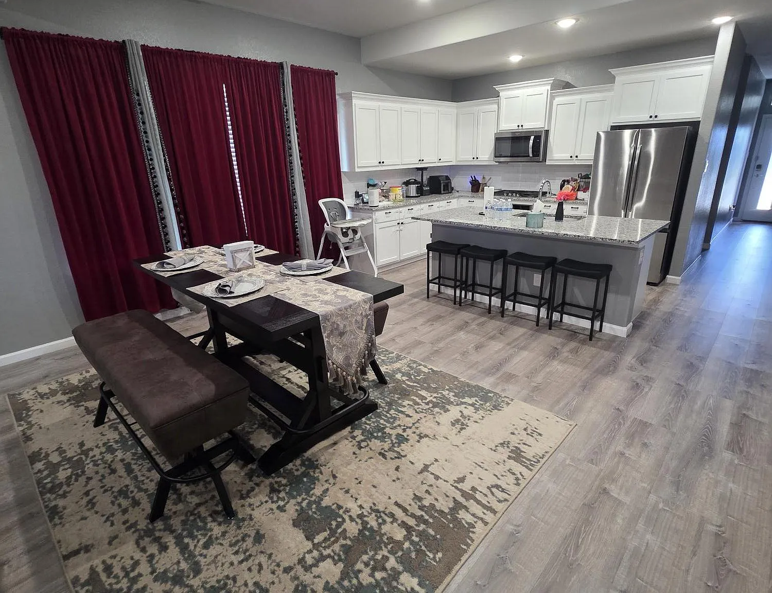 1 bed, 1.0 bath, 2300 sqft, $1,481 — Photo 4