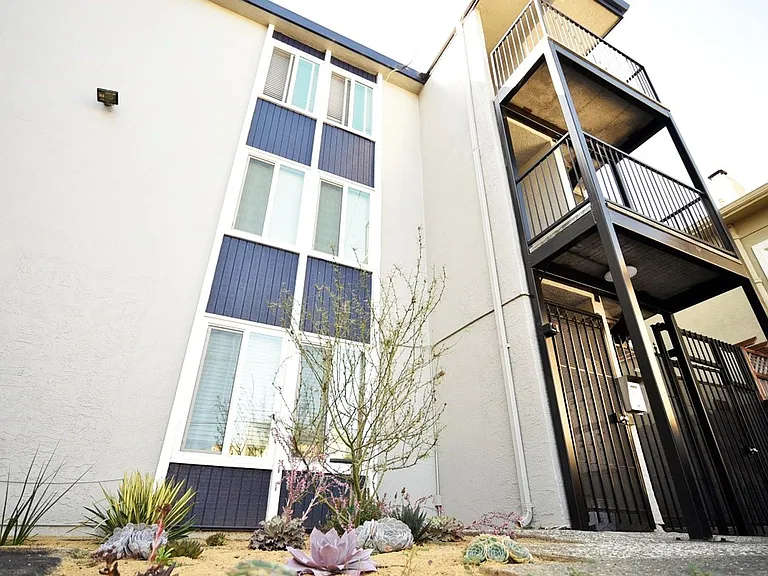 3901 Ruby St — Photo 1