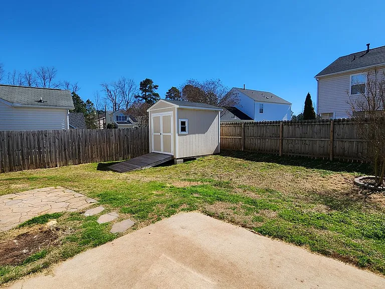 2826 Bombay Dr — Photo 24