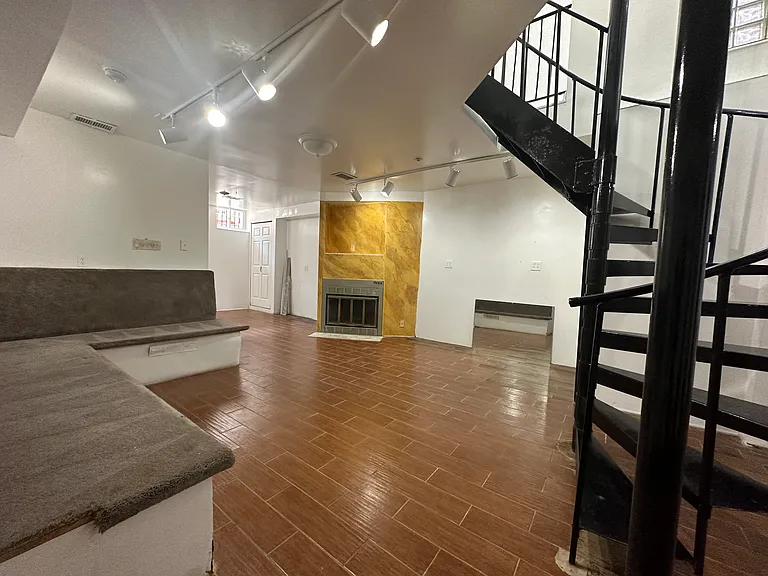 1433 S 6th St #1 — Photo 21