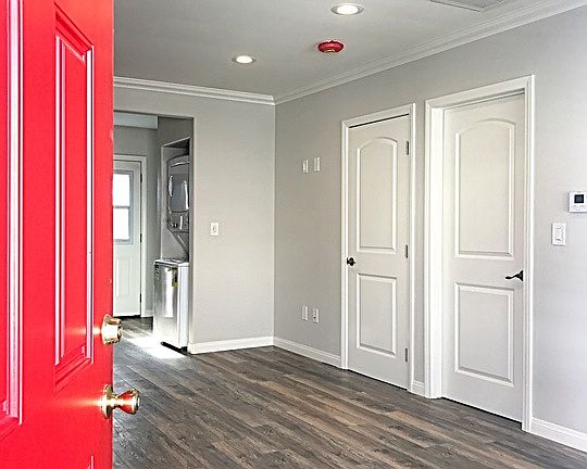 4th image of 330 W Valencia Ave APT B