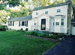 607 Pleasure Dr, Mundelein, IL 60060