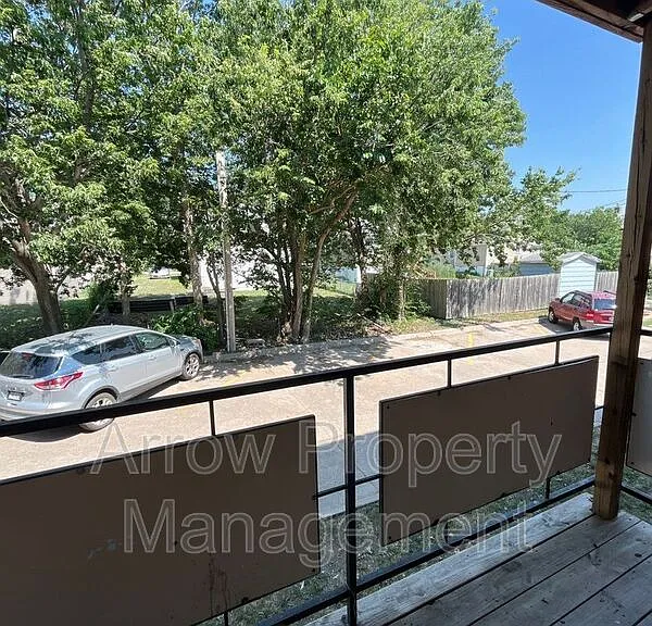 2325 S St #8 — Photo 6