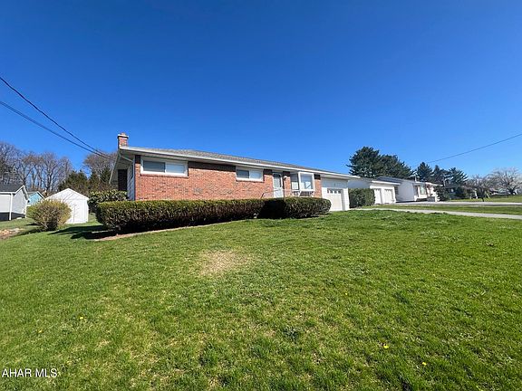 2nd image of 2220 Hixton Rd