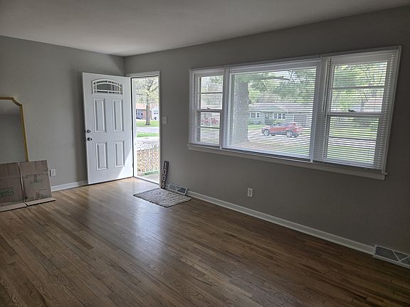 2nd image of 1006 Skyline Dr
