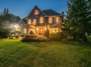 19 Wo Bauer Ln, Orangeburg, NY 10962