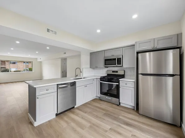 501 Bradley Ct, Princeton, NJ 08540