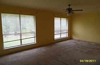 3rd image of 305 Glenn Ave