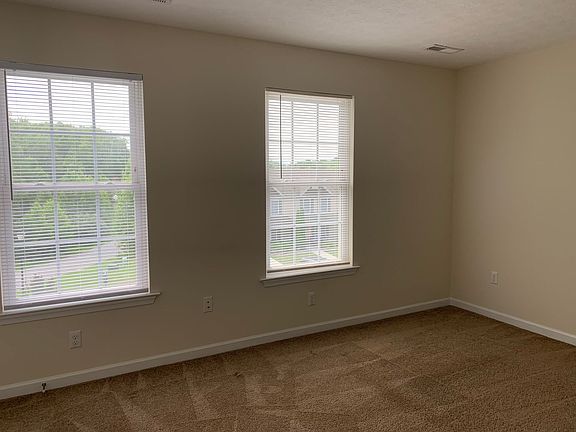 5th image of 9 Gloucester Dr