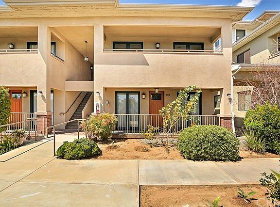 5th image of 1446 N Fair Oaks Ave Unit 106