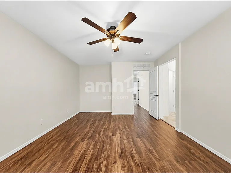 17238 W Maui Ln — Photo 10