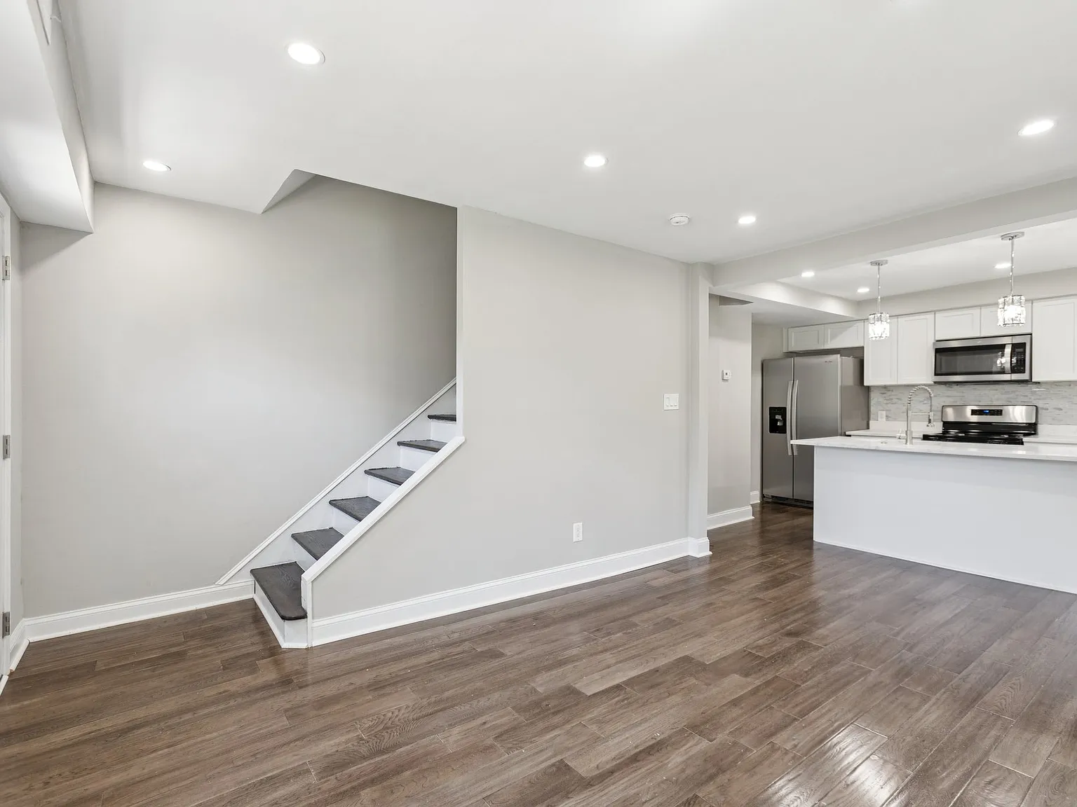 3 bed, 1114 sqft, $2,500 — Photo 1