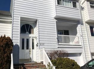 237 Hampton Grn, Staten Island, NY 10312