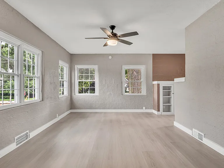 1708 Woodland Ave — Photo 10