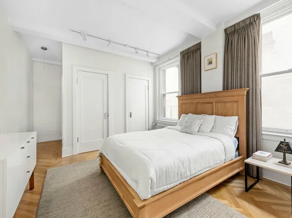 3 East 85th Street image 3 of 5