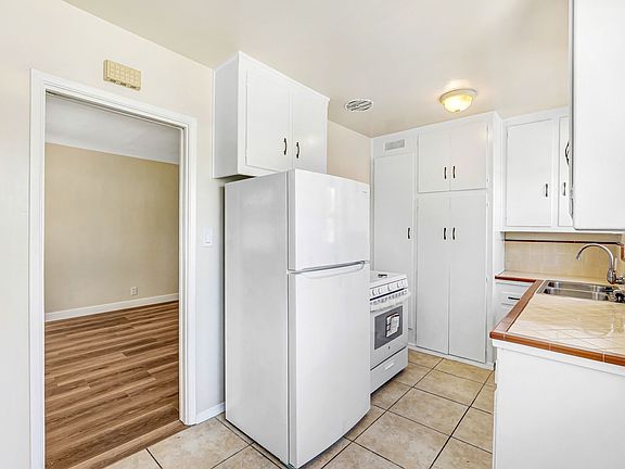 5th image of 3616 W 59th Pl Unit 1/2