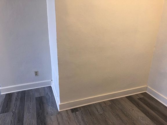 3rd image of 745 N Los Robles Ave APT 4