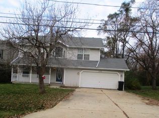 28650 N Madison Ave, Wauconda, IL 60084
