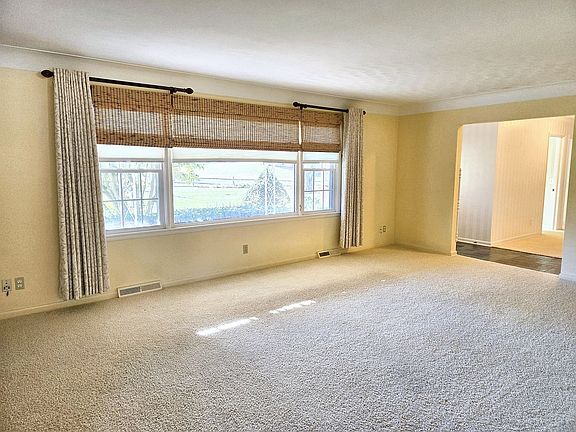 5th image of 6179 Plainfield Ave