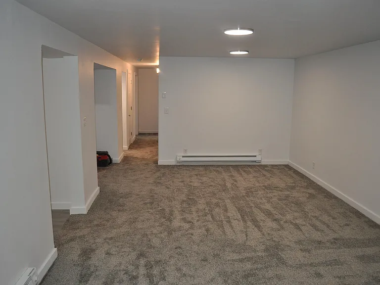 2542 W Robin Rd #B — Photo 16