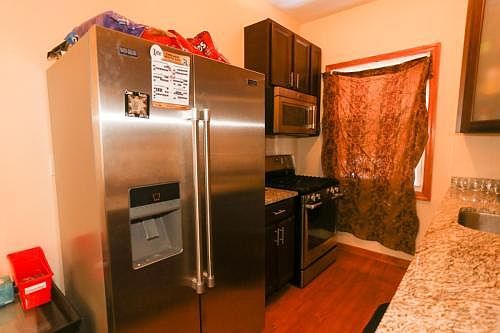 2nd image of 870 W Buckingham Pl #Coach_hous