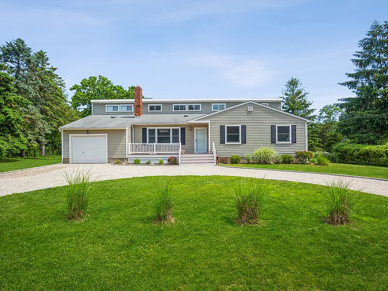215 Northfield Ln — Photo 4