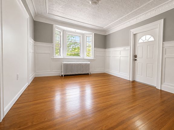 3rd image of 37 Courtland St #C1